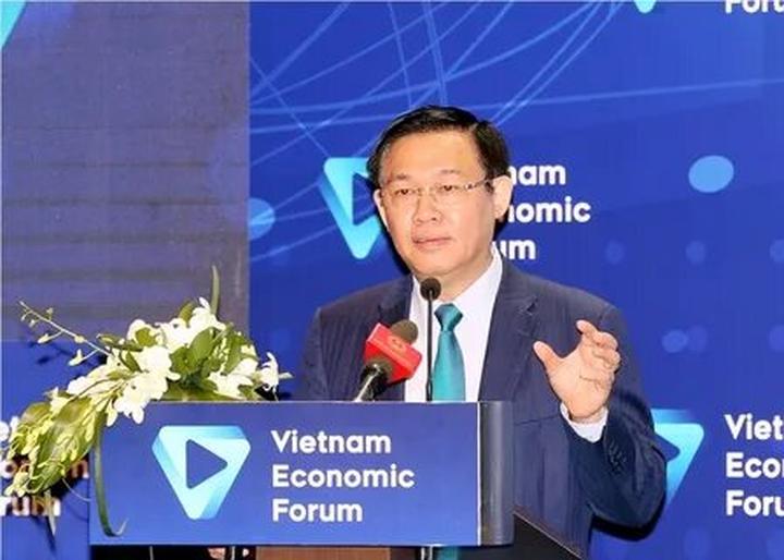 Có 1 kiểu áo quốc dân, dù - Cảm hứng video marketing từ Hotspot Matrix